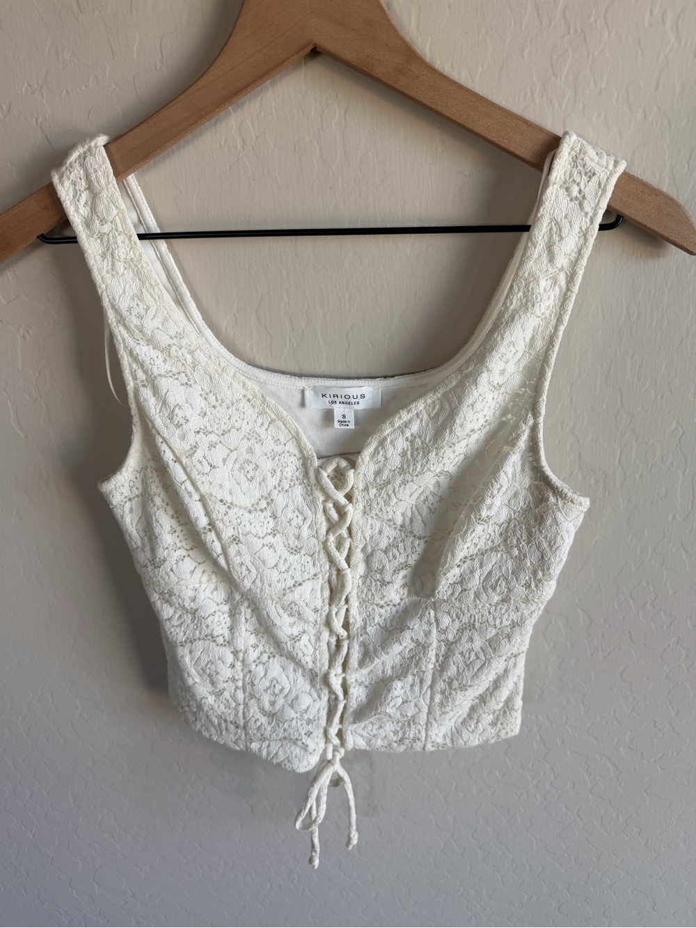 Kirious Women’s Lace Front Tie Ivory Crop Top Size M Boho Cottagecore Coquette - Picture 3 of 5